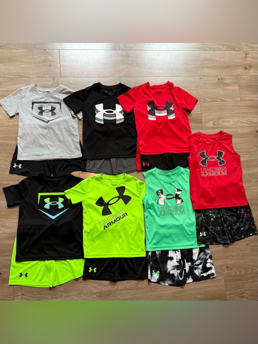 Under Armour Kids Short Sleeve, sleeveless 7 sets size 4